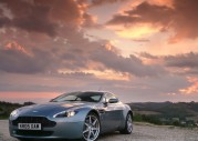 Aston Martin Vantage V8